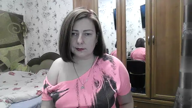 SophieNightAh online show from 11.28.25