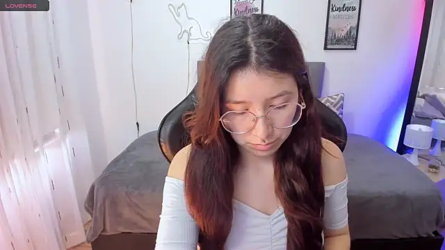 Amy joones online show from 10.09.25