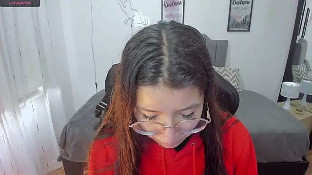 Amy joones online show from 11.04.25