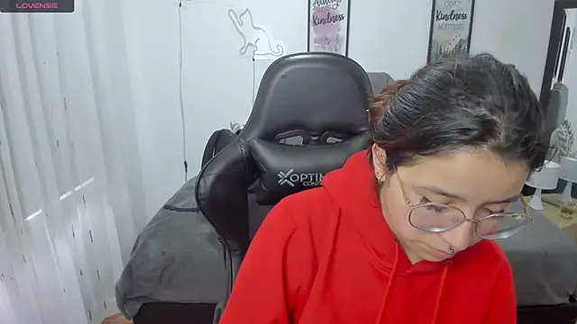 Amy joones online show from 11.07.25