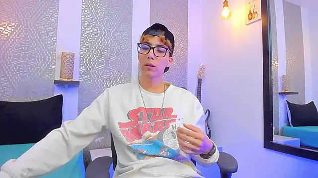 Snapshot of Nikolay_Gregori chatting on 12.22.24 Nikolay Gregori online show from 12.22.24