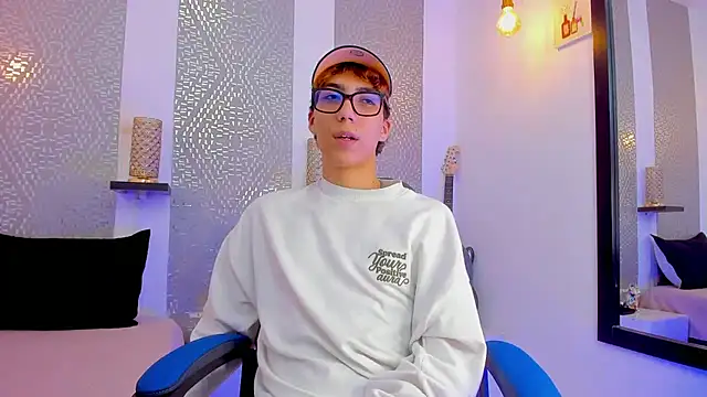 Snapshot of Nikolay_Gregori chatting on 01.06.25 Nikolay Gregori online show from 01.06.25