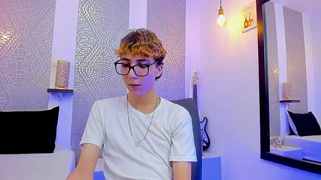 Snapshot of Nikolay_Gregori chatting on 01.08.25 Nikolay Gregori online show from 01.08.25