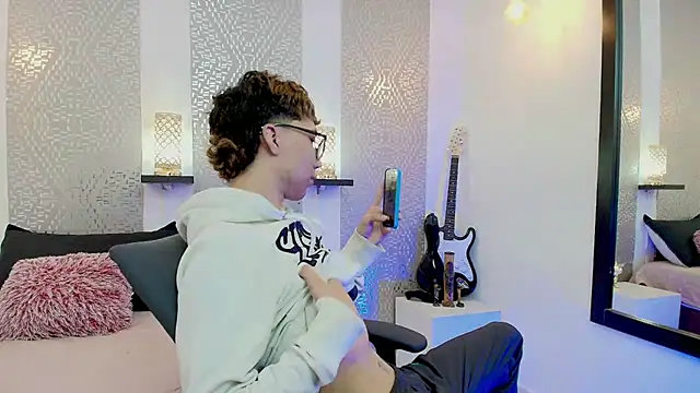 Snapshot of Nikolay_Gregori chatting on 01.16.25 Nikolay Gregori online show from 01.16.25