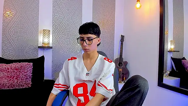 Snapshot of Nikolay_Gregori chatting on 01.28.25 Nikolay Gregori online show from 01.28.25