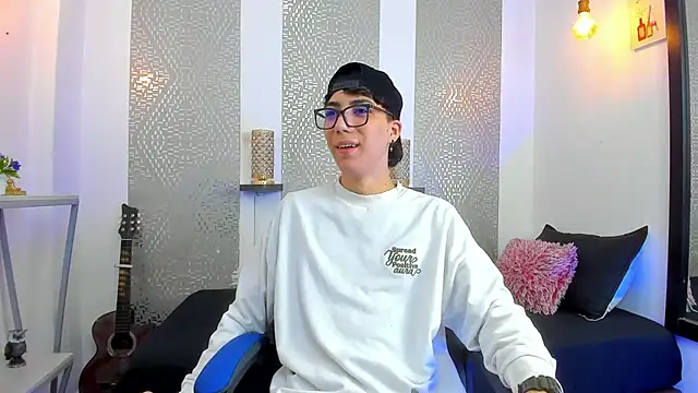 Snapshot of Nikolay_Gregori chatting on 02.20.25 Nikolay Gregori online show from 02.20.25