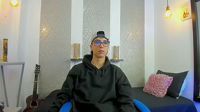 Snapshot of Nikolay_Gregori chatting on 02.27.25 Nikolay Gregori online show from 02.27.25