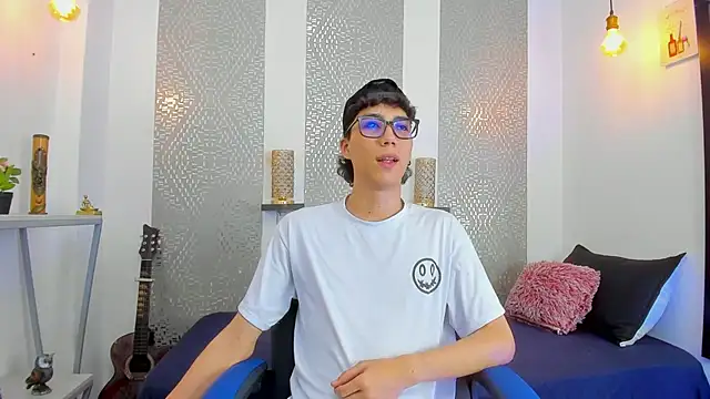 Snapshot of Nikolay_Gregori chatting on 03.03.25 Nikolay Gregori online show from 03.03.25