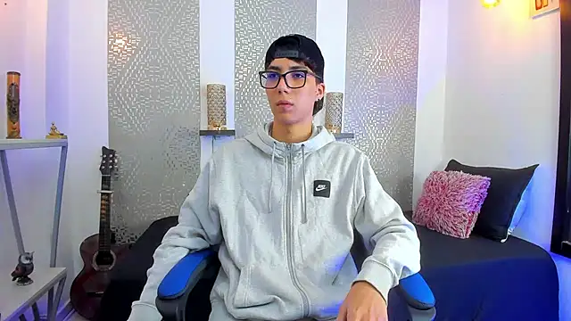 Snapshot of Nikolay_Gregori chatting on 03.04.25 Nikolay Gregori online show from 03.04.25