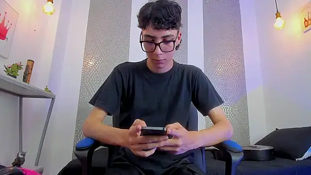 Snapshot of Nikolay_Gregori chatting on 03.13.25 Nikolay Gregori online show from 03.13.25