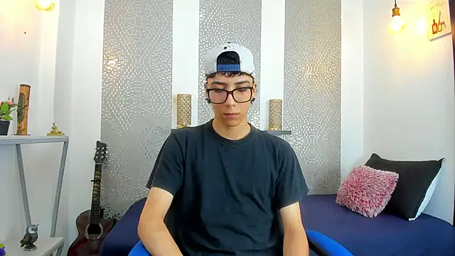 Snapshot of Nikolay_Gregori chatting on 03.14.25 Nikolay Gregori online show from 03.14.25