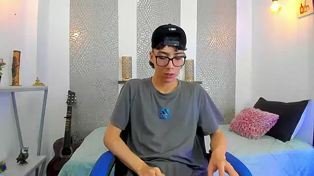 Snapshot of Nikolay_Gregori chatting on 03.18.25 Nikolay Gregori online show from 03.18.25