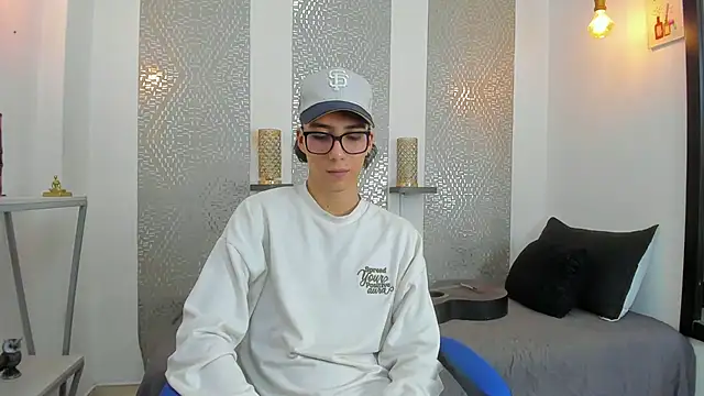 Snapshot of Nikolay_Gregori chatting on 03.21.25 Nikolay Gregori online show from 03.21.25