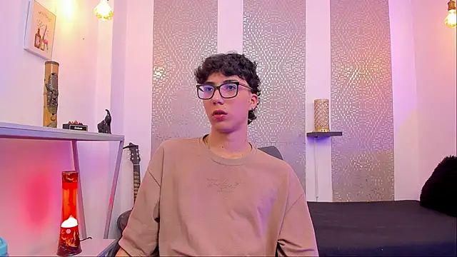 Snapshot of Nikolay_Gregori chatting on 09.18.25 Nikolay Gregori online show from 09.18.25