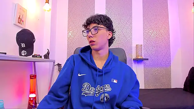 Snapshot of Nikolay_Gregori chatting on 09.26.25 Nikolay Gregori online show from 09.26.25