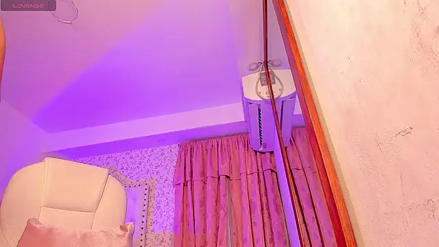 kitty roouse online show from 02.05.25