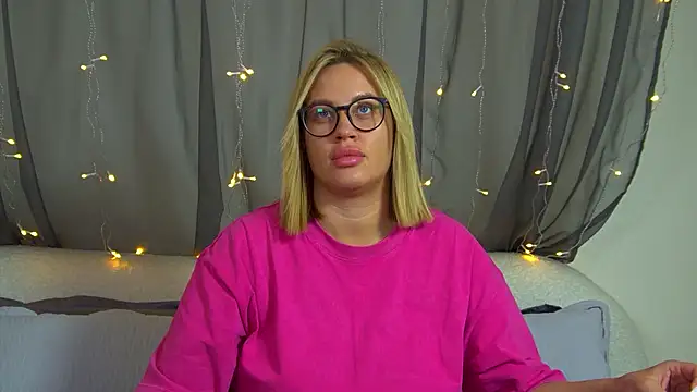 MariaNeumann online show from 11.23.25