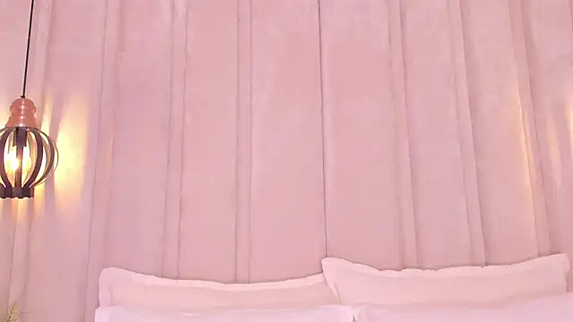 Snapshot of bonniekim_ chatting on 02.20.25 bonniekim online show from 02.20.25