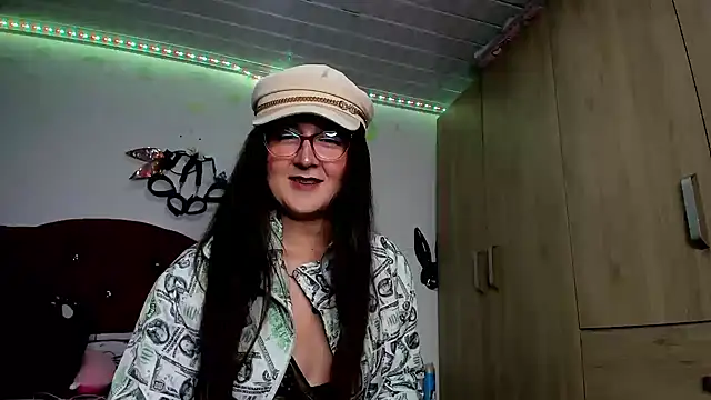 Snapshot of Sweet-Suck69 chatting on 01.01.25 Sweet-Suck69 online show from 01.01.25