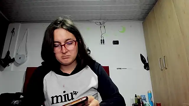 Snapshot of Sweet-Suck69 chatting on 01.02.25 Sweet-Suck69 online show from 01.02.25