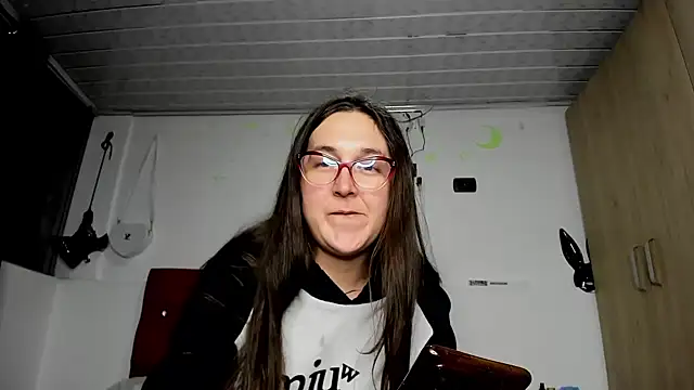 Snapshot of Sweet-Suck69 chatting on 01.02.25 Sweet-Suck69 online show from 01.02.25