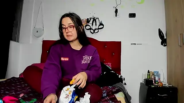 Snapshot of Sweet-Suck69 chatting on 01.05.25 Sweet-Suck69 online show from 01.05.25