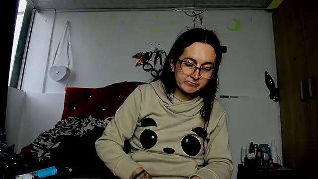 Snapshot of Sweet-Suck69 chatting on 01.05.25 Sweet-Suck69 online show from 01.05.25