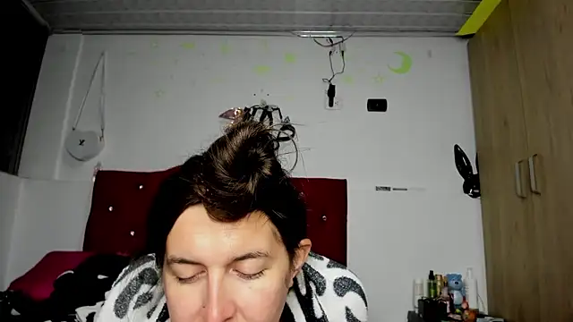 Snapshot of Sweet-Suck69 chatting on 01.06.25 Sweet-Suck69 online show from 01.06.25