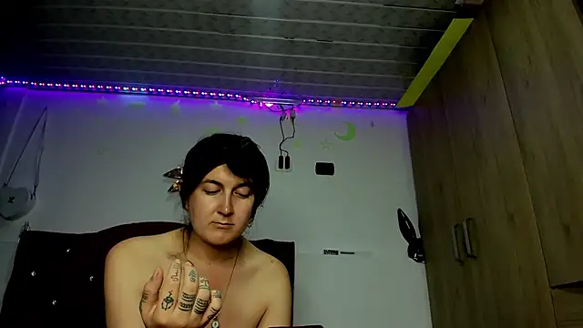 Snapshot of Sweet-Suck69 chatting on 01.06.25 Sweet-Suck69 online show from 01.06.25