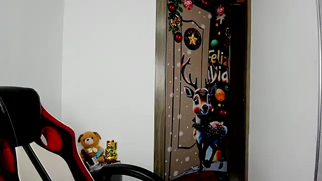 Snapshot of Sweet-Suck69 chatting on 01.25.25 Sweet-Suck69 online show from 01.25.25