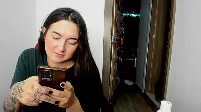 Snapshot of Sweet-Suck69 chatting on 01.28.25 Sweet-Suck69 online show from 01.28.25