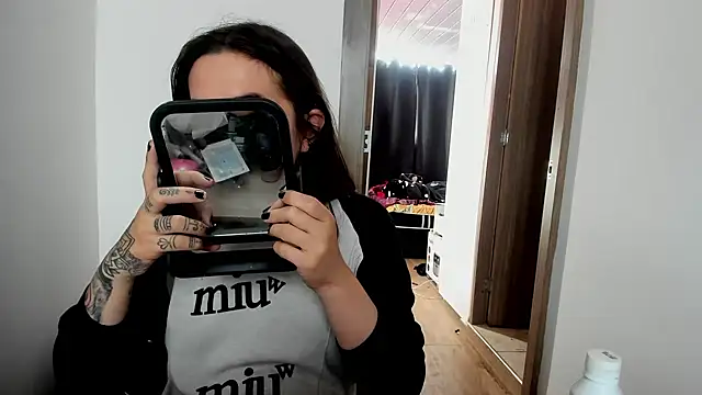 Snapshot of Sweet-Suck69 chatting on 01.31.25 Sweet-Suck69 online show from 01.31.25