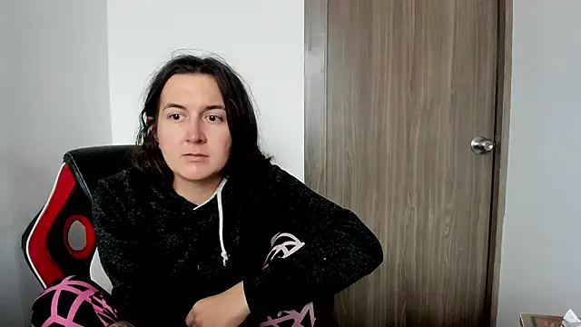 Snapshot of Sweet-Suck69 chatting on 02.16.25 Sweet-Suck69 online show from 02.16.25