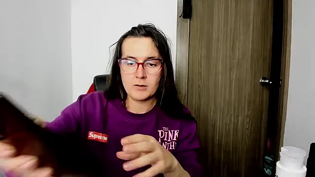 Snapshot of Sweet-Suck69 chatting on 02.25.25 Sweet-Suck69 online show from 02.25.25