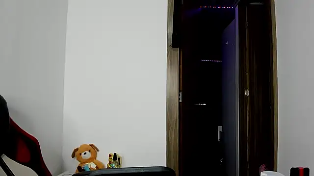 Snapshot of Sweet-Suck69 chatting on 02.26.25 Sweet-Suck69 online show from 02.26.25