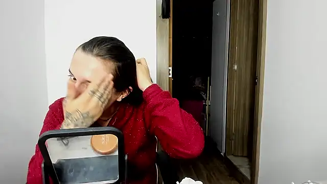 Snapshot of Sweet-Suck69 chatting on 03.01.25 Sweet-Suck69 online show from 03.01.25