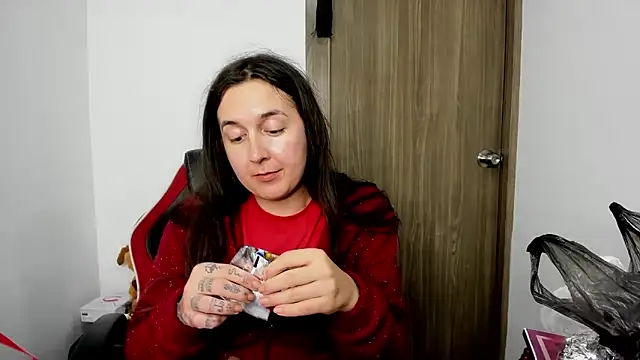 Snapshot of Sweet-Suck69 chatting on 03.04.25 Sweet-Suck69 online show from 03.04.25