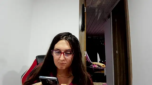 Snapshot of Sweet-Suck69 chatting on 03.05.25 Sweet-Suck69 online show from 03.05.25