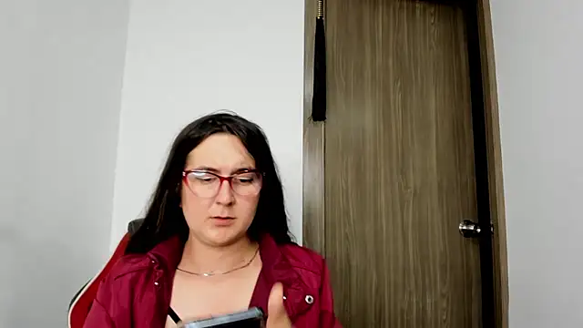 Snapshot of Sweet-Suck69 chatting on 03.05.25 Sweet-Suck69 online show from 03.05.25