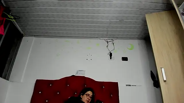 Snapshot of Sweet-Suck69 chatting on 03.13.25 Sweet-Suck69 online show from 03.13.25