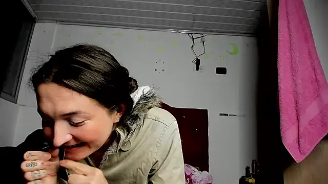 Snapshot of Sweet-Suck69 chatting on 03.16.25 Sweet-Suck69 online show from 03.16.25