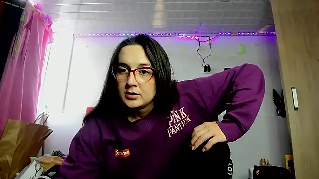 Snapshot of Sweet-Suck69 chatting on 03.21.25 Sweet-Suck69 online show from 03.21.25