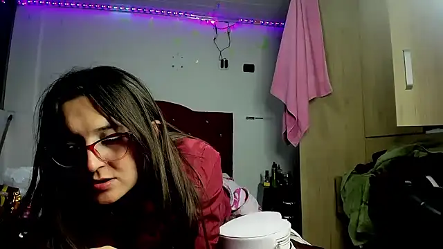 Snapshot of Sweet-Suck69 chatting on 03.23.25 Sweet-Suck69 online show from 03.23.25