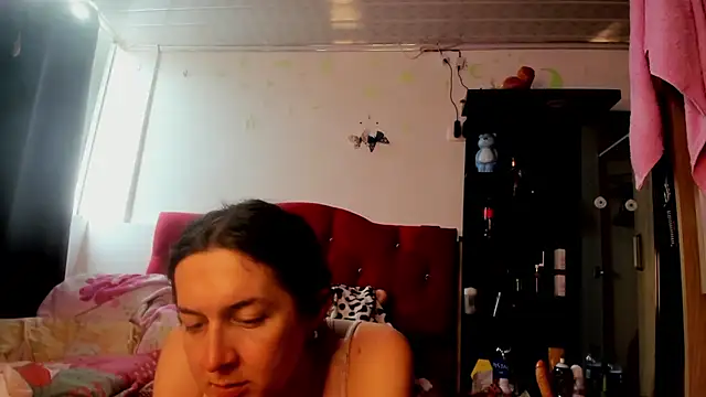 Snapshot of Sweet-Suck69 chatting on 12.01.25 Sweet-Suck69 online show from 12.01.25