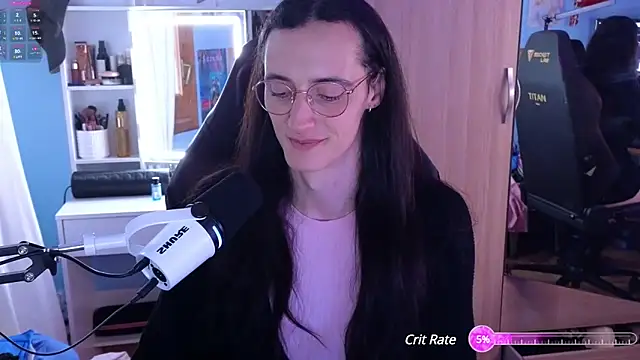 Snapshot of MemiKouki chatting on 02.10.25 MemiKouki online show from 02.10.25