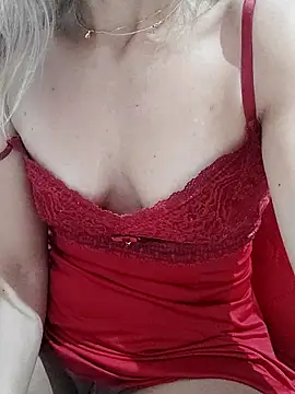 Snapshot of melissa_35_ chatting on 10.08.25 melissa 35 online show from 10.08.25