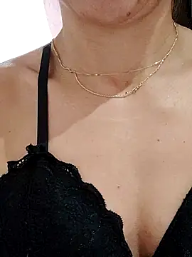 Snapshot of melissa_35_ chatting on 11.07.25 melissa 35 online show from 11.07.25