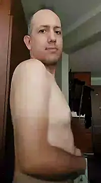 Snapshot of carozi chatting on 12.19.24 carozi online show from 12.19.24