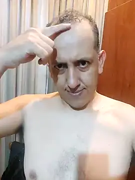 Snapshot of carozi chatting on 01.03.25 carozi online show from 01.03.25