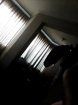 Snapshot of carozi chatting on 02.14.25 carozi online show from 02.14.25